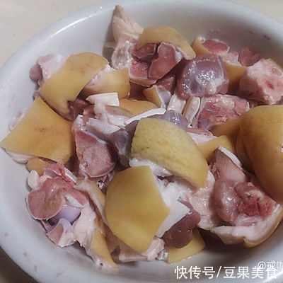 说起家常菜,莲藕炖猪蹄不能少