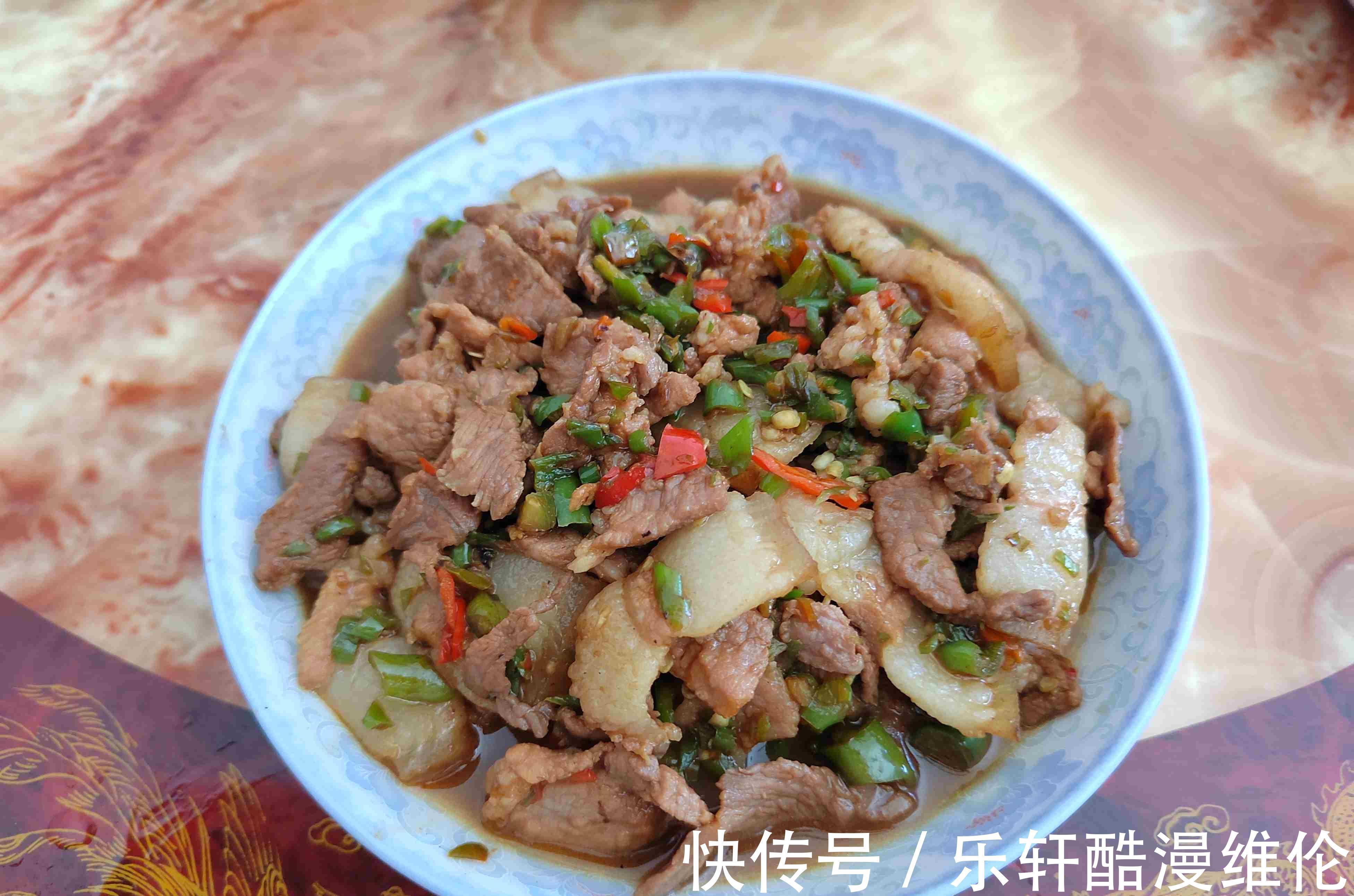 江西媳妇花2小时做午餐,只为让家人吃好,晒朋友圈,却被群嘲