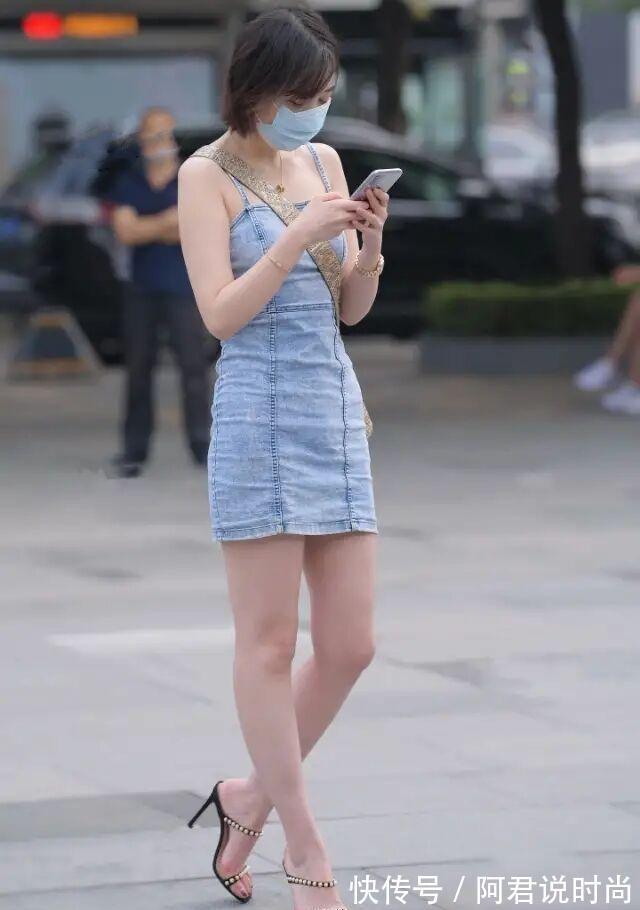 搭配|简洁利落的连衣裙穿搭几乎不会出错，轻松搭配出优越感，更有美感