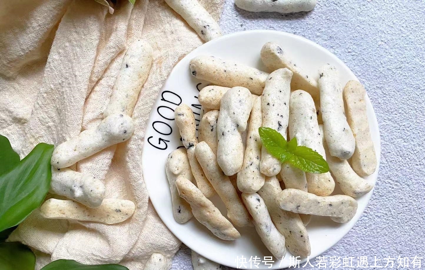 芝麻|做法简单,3步就搞定!无糖无油又补钙的小零食,娃吃一次就爱上