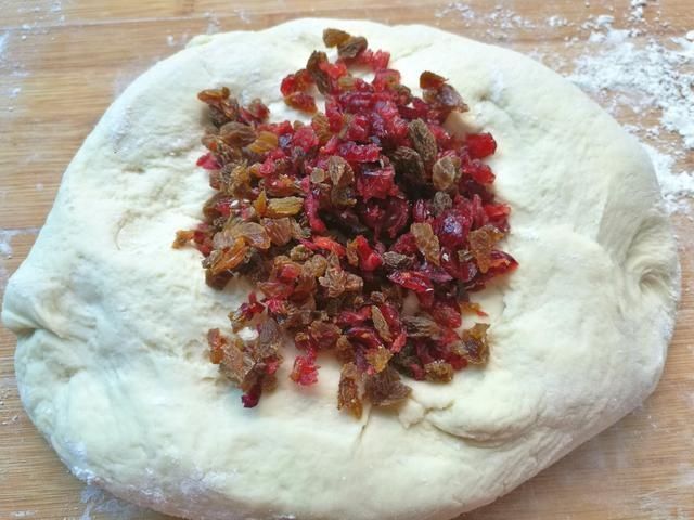 70岁老妈蒸馒头上瘾了,加2样“料”比面包都好吃,还有奶香味