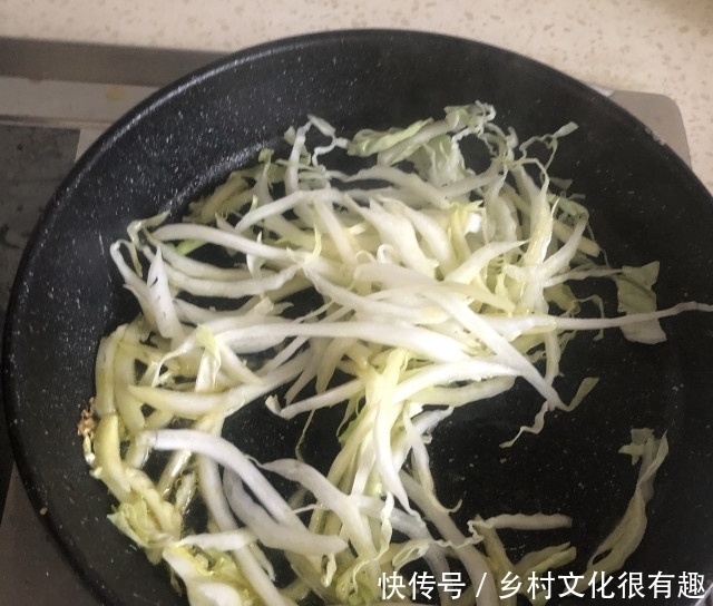  脆嫩|酱油白菜粉丝，粉丝软糯，白菜脆嫩