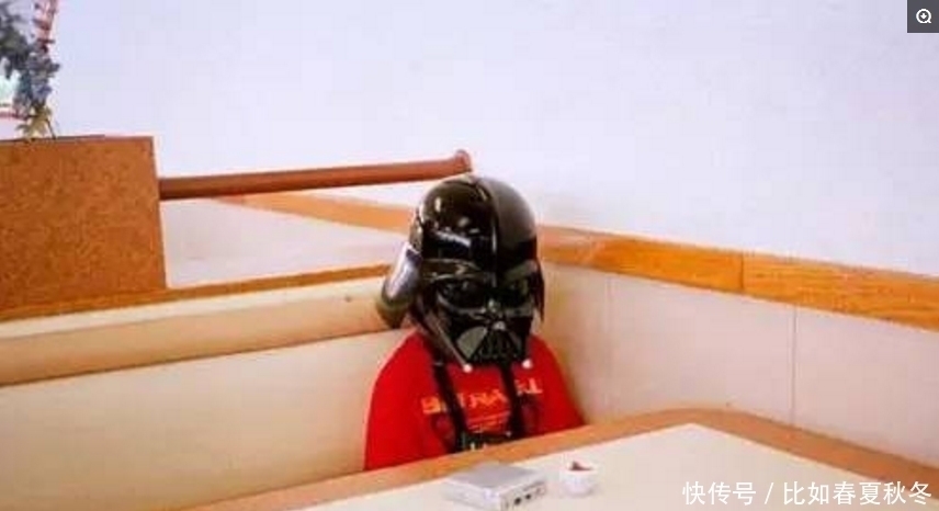 熊孩子|家有“熊孩子”的体验,宝贝你坐在角落的样子确实让人惊魂未定