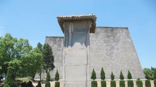 大唐!唐代最牛的诗人,一首诗让一座城火了千年,真实含义却无人能懂