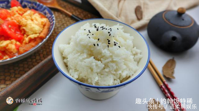洗米|蒸米饭时,直接加水就错了,牢记3点,米饭松软又透亮,粒粒分明