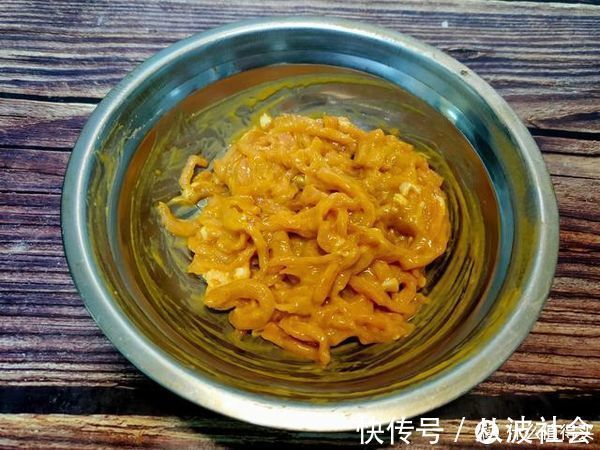 滑肉丝|炒肉丝不嫩不入味还粘锅?大厨教你“三个妙招”,嫩滑入味不粘锅