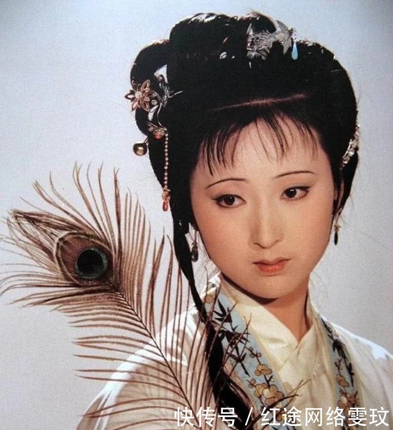 林如海$林黛玉刚进贾府时不想搭理赵姨娘，为何后来却对其敬爱有加？