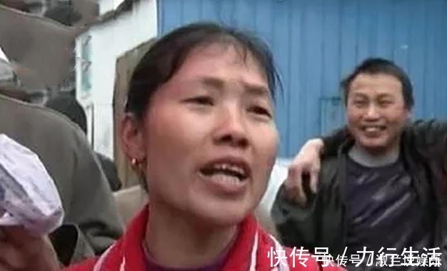 学生们|学生午饭一口未动,就被食堂大妈整盘抢走,学生整天都饿肚子