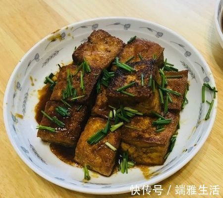 婚后爸妈来看我，我下厨做了一桌菜招待，吃完饭后婆婆板起了脸