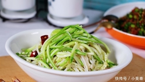 天热,做菜不炖不炒,懒做法比肉受欢迎,成本不足4块,上桌光盘