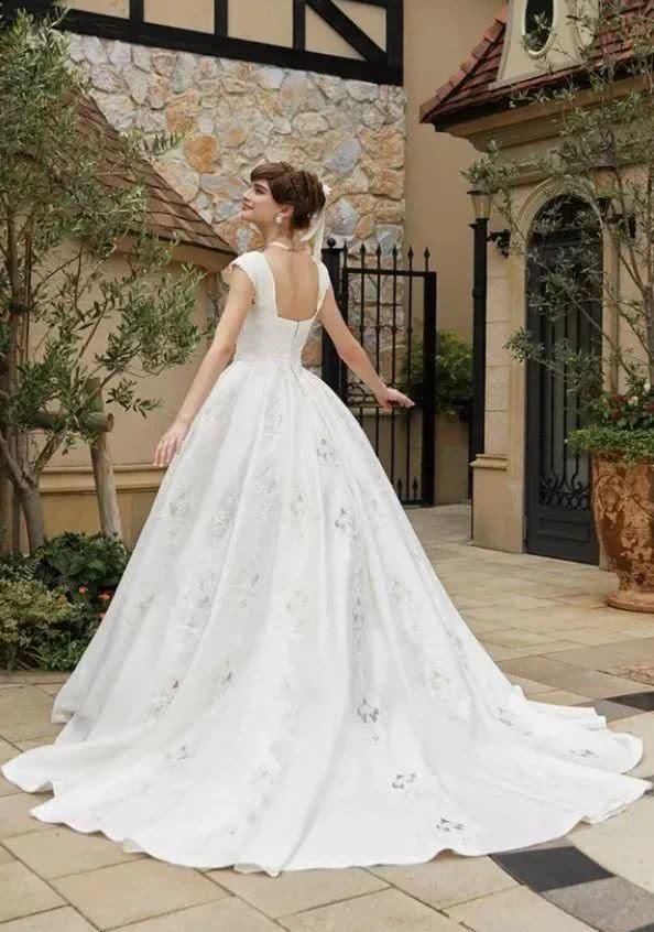 把冰雪奇缘做成婚纱这些迪士尼公主穿的婚纱裙也太好看了