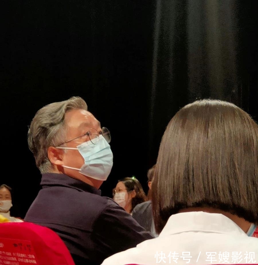 肖战#时隔6个月,他第二次来剧院,曾对肖战的表现“言辞犀利”
