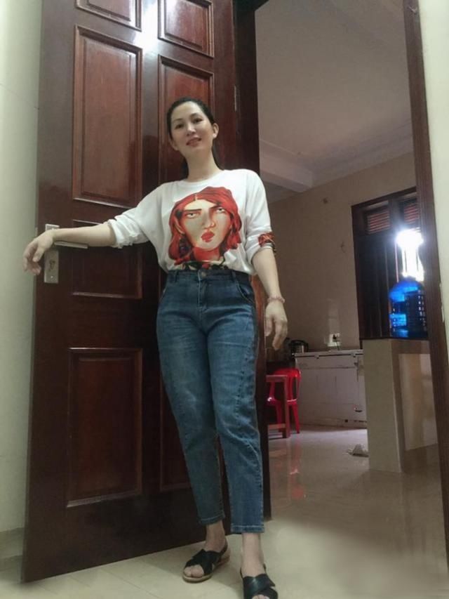 kh女子21岁开始生娃30岁已生5个孩子,其中4个还是剖腹产