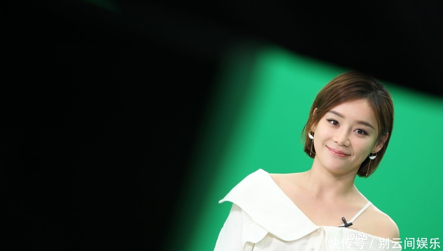 把脊梁骨直起来！新疆棉之后，又有明星公然晒耐克鞋和耐克T恤？