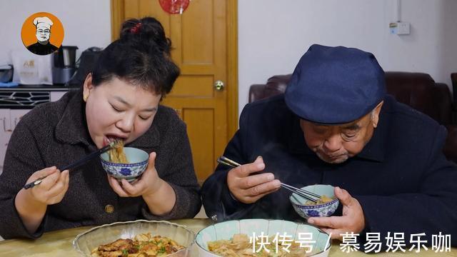 白菜|白菜和五花肉学会这样做,营养又解馋,连吃三天不会腻