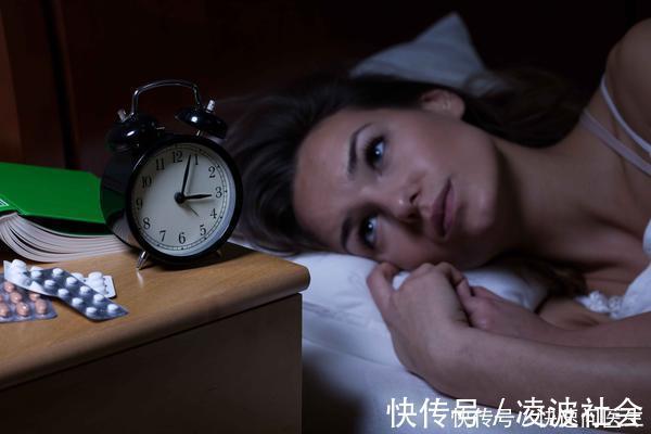 症状表现|早期的抑郁症患者，出现食欲异常，反应迟钝，失眠，最好别忽视