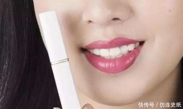 润唇膏|女人涂不涂口红,差距竟这么大?学会这几招,不沾牙沾杯更不脱色