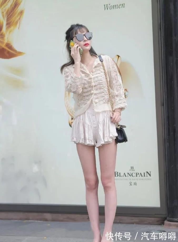 元气满满|夏季景色惹人爱,绿色抹胸小短裤,乃是美景一小簇