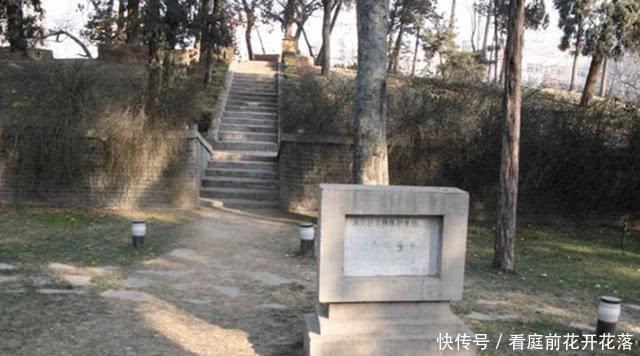 和慈禧|李莲英墓被挖掘,珍宝满地,还挖出光绪的扳指,和慈禧钻石戒指