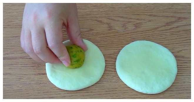 这种早餐饼,层层酥脆直掉渣,做法还简单,外面早餐店根本吃不到