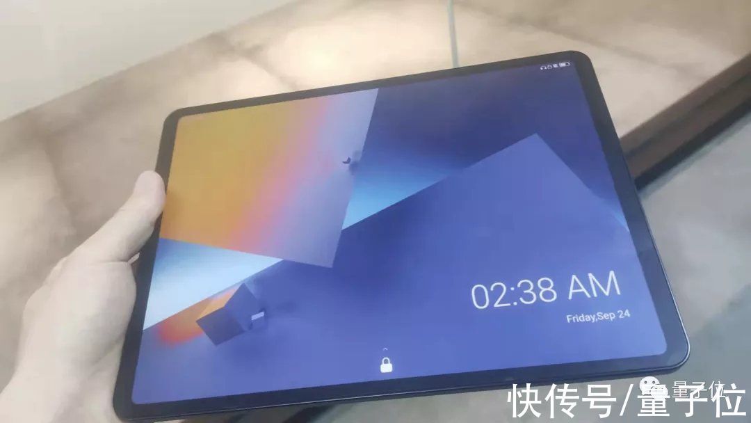 体验首款Linux消费级平板,原来芯片和系统全是国产