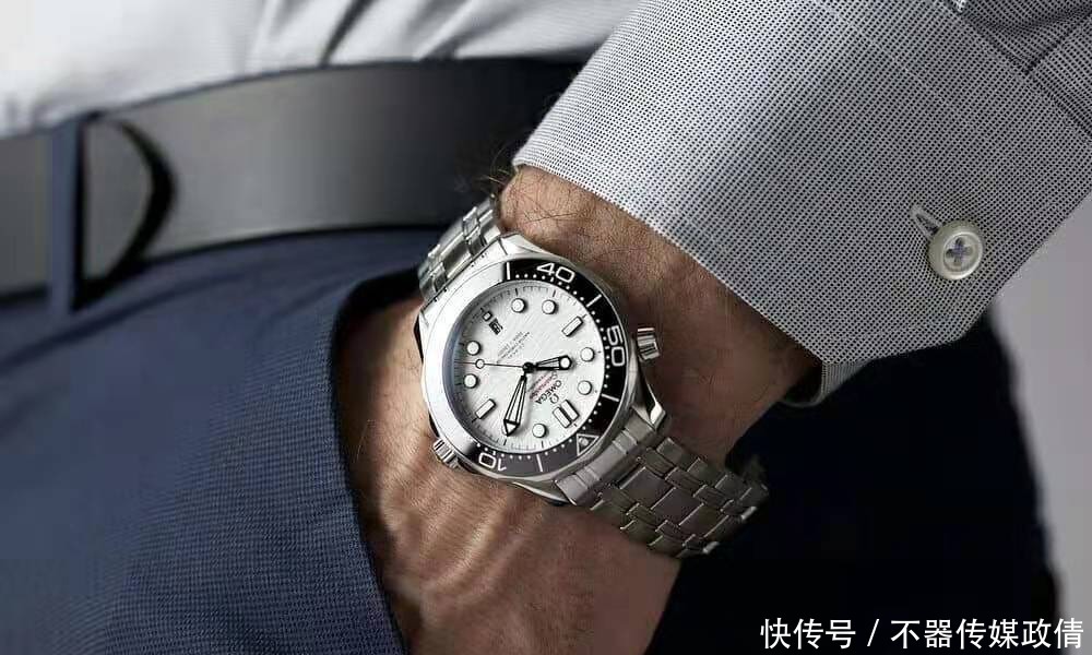 同样是4万左右，欧米茄海马300和劳力士蚝式恒动，你会选谁