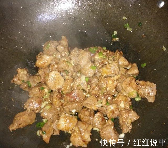 做法|孜然羊肉，做法简单，太解馋了！