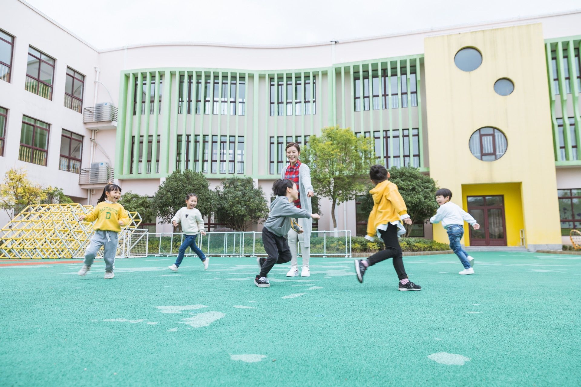 幼儿园|孩子是不是读书的料，从上幼儿园就能看出来，有这几个特征