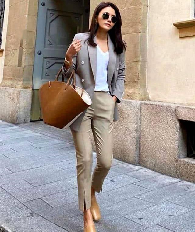 显得|35岁女人春季怎么穿上班服不仅接地气,还能彰显知性利落一面