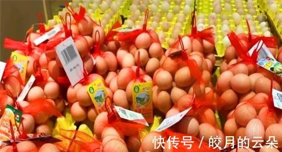激素鸡蛋危害大,鸡场老板教我一招,一眼就能辨别,看完长知识了!