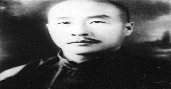 要扮|这个军阀明明是武夫,偏偏要扮青天,闹出大笑话