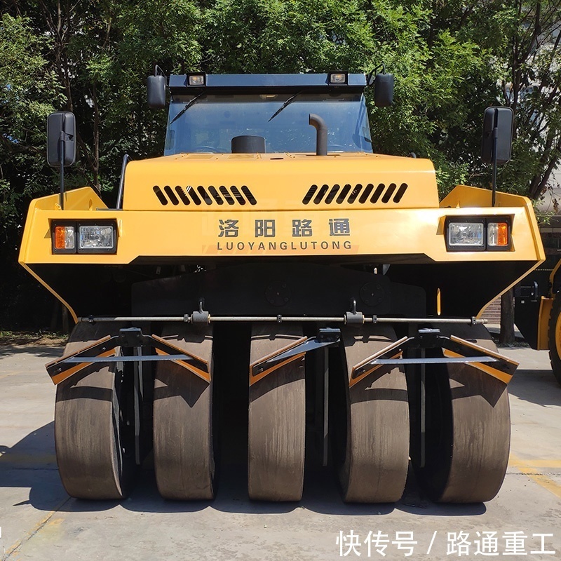 压路机维修