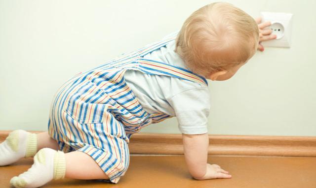 腿部|宝宝走路前这些要学,家长们要注意,否则会危害宝宝一生