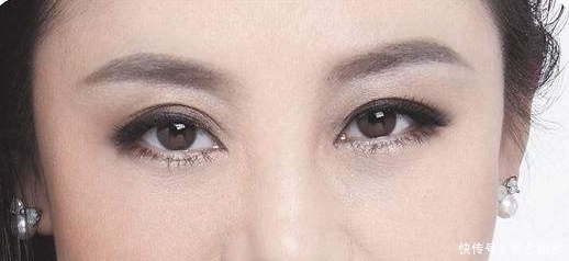 蜂蜜|眼袋越来越严重怎么办？睡前抹点常见的它，十天后眼袋全没了