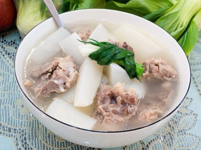 秋天|秋天干燥，多给家人喝这碗汤，清新爽口不油腻，营养十足更全面