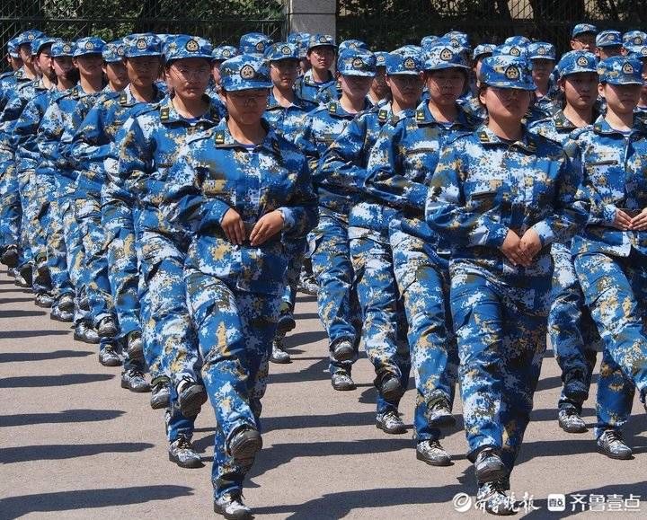 军训|青春气息爆棚，山东师范大学数千新生刻苦军训