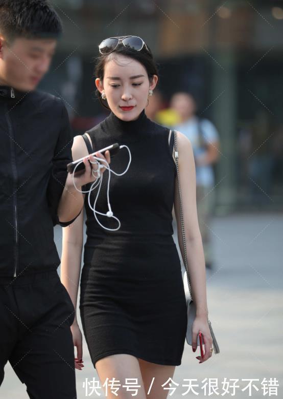 黑系|黑色高领无袖连衣裙,单穿或叠穿,均是优雅又温柔