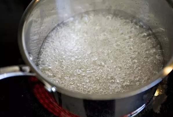 皮肤|突发情况意外烫伤怎么处理这几个应急方法都很管用