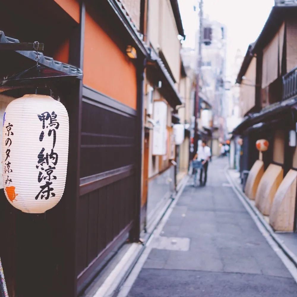  河边|丹枫江冷人初去，鸭川河边的嬉闹声还曾记否？