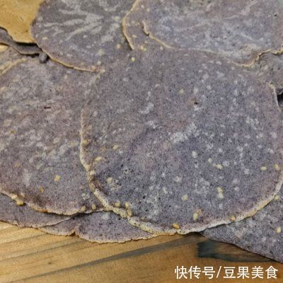 最适合在家吃的减脂:粗粮饼卷菜+肉,美味又健康