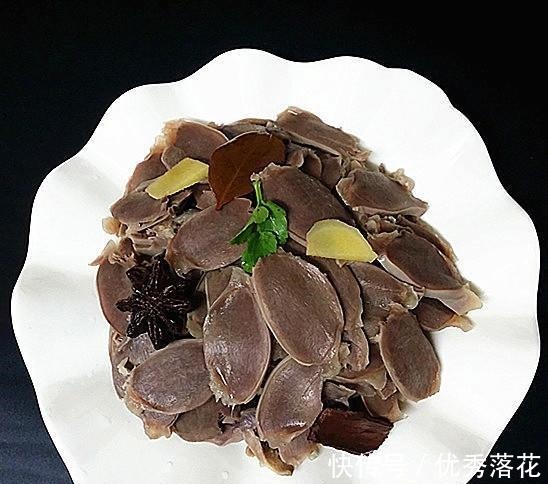 清脆|鸭肉怎么吃教你一道盐水鸭胗,清脆爽口,吃起来使人心旷神怡!