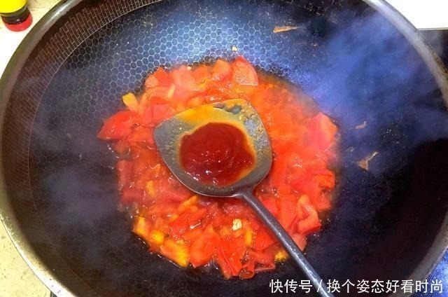 调料|西红柿炒鸡蛋想要好吃,多加1勺调料,酸甜翻倍,2个孩子吃不够