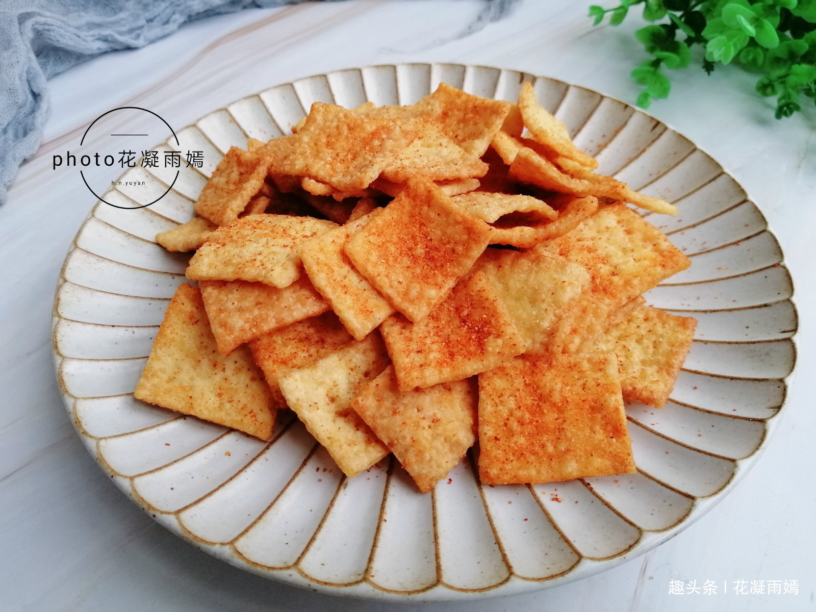 酥脆|小米别光熬粥了,加1个鸡蛋,1碗面粉,教你做成锅巴,又香又酥脆