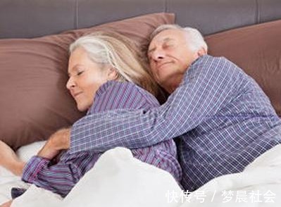 睡懒觉|人到中年,有“三觉”不能睡,可惜多数人当成了养生习惯