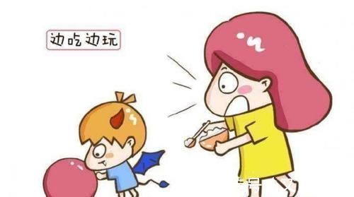 孩子|培养宝宝自主吃饭的黄金期,父母别错过,不然以后要追着喂饭!