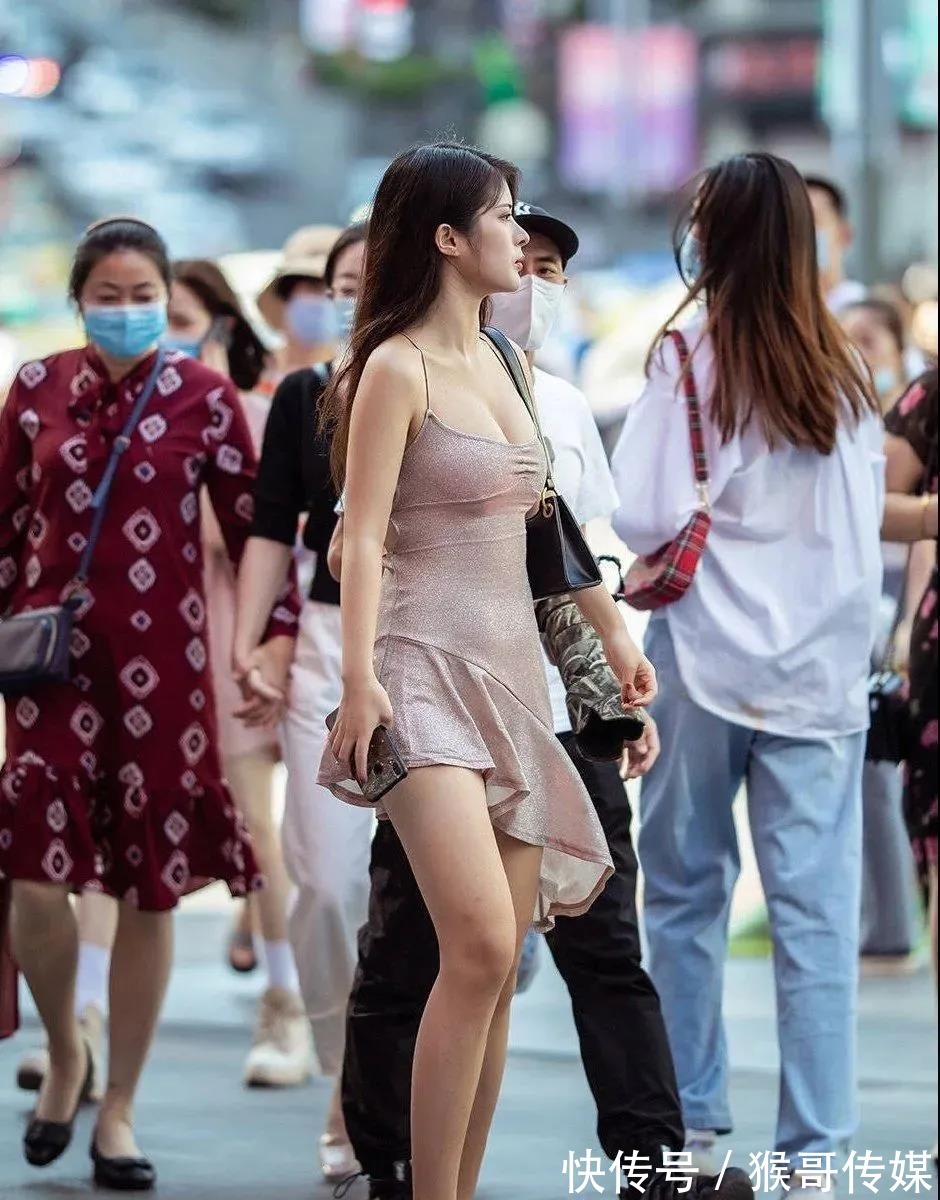 小姐姐 连衣裙穿的好,再也不用担心老公“跟人跑”