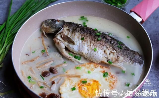 才知道,原来鱼肉去腥如此简单,只需在水里撒一把,葱姜都不用,