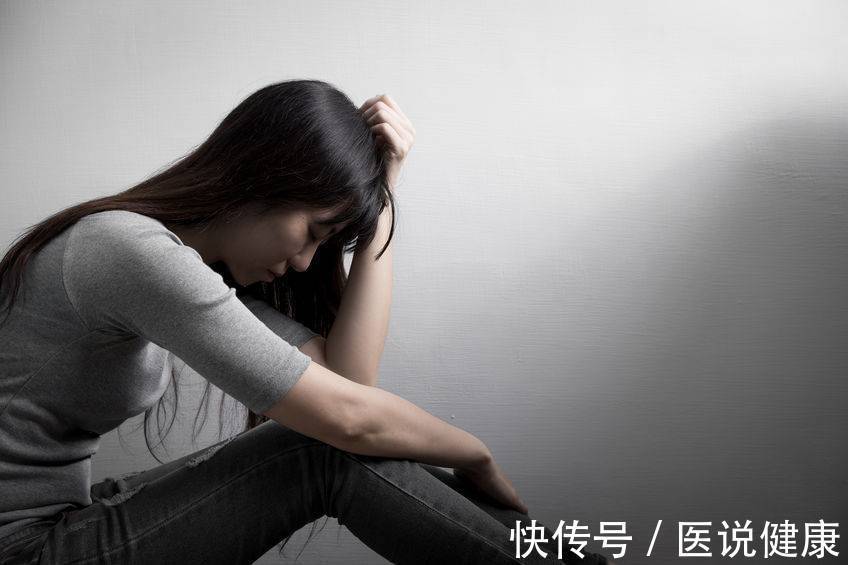 中度|成人每天看屏幕超6小时易患抑郁?反复出现6个现象,可别不当回事