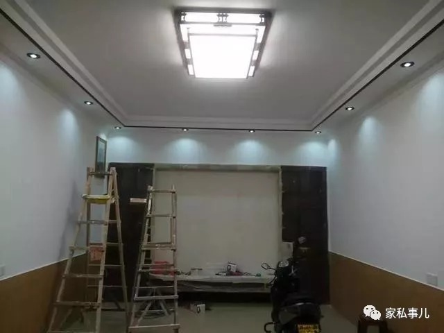 大白吊顶|吊顶别装石膏线了,浪费工钱,买点线条走一圈,完美替代传统吊顶