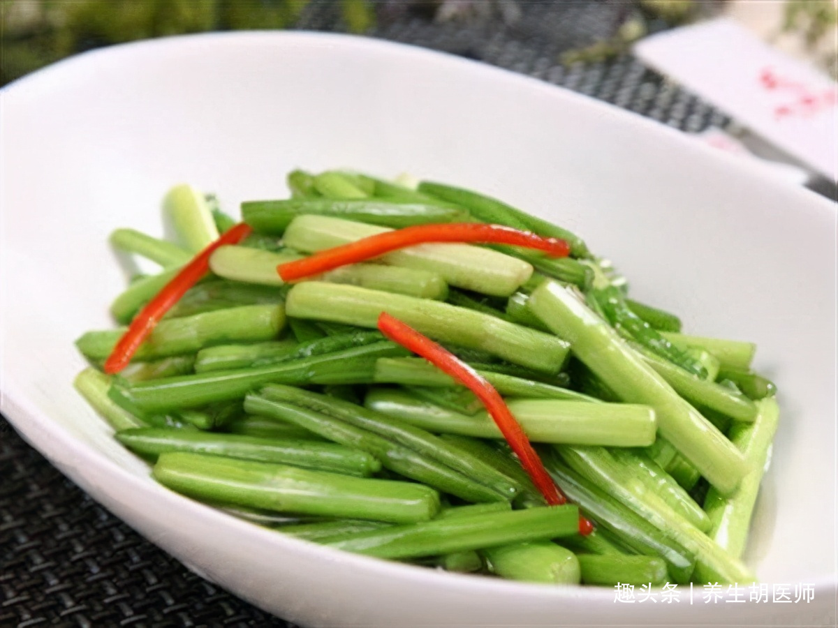 芹菜|人到中年不妨坚持吃3种食物，降压减脂，疏通血管，不容错过